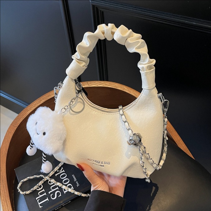 The 2025 summer new trendy and fashionable pleated small square bag is a stylish, light luxury, versatile and casual single-shoulder crossbody bag full figure