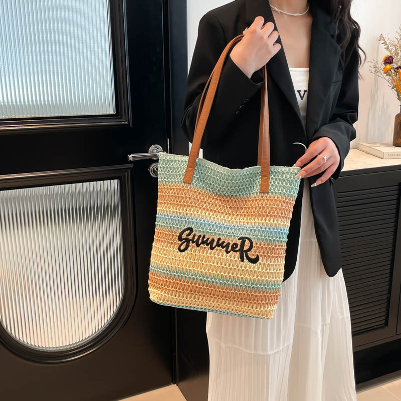 Niche and simple design striped bucket bag 2025, a fresh and elegant women's bag, casual, fashionable and versatile, single-shoulder crossbody bag details Picture