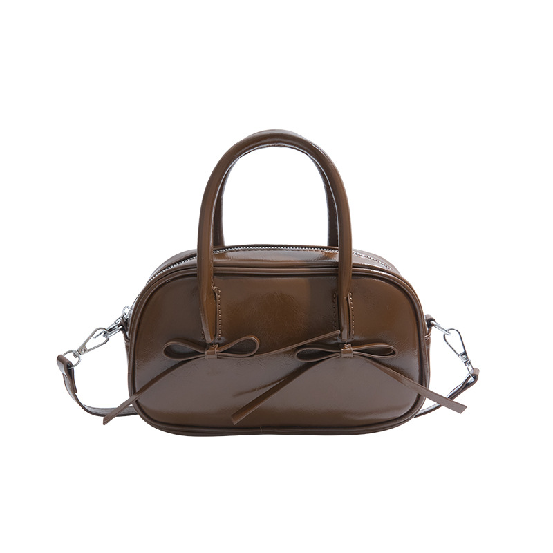 High-end oil-wax leather small bag for women, 2025 new style, trendy and versatile casual crossbody bag, fashionable hand-held bowling bag Item Picture