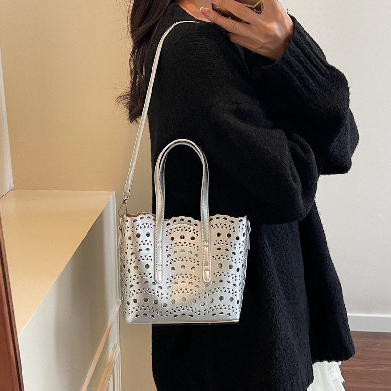 Hollowed-out handbag 2025 Summer new style niche vegetable basket bag, large-capacity single-shoulder bag, trendy crossbody bag for women Specification drawing