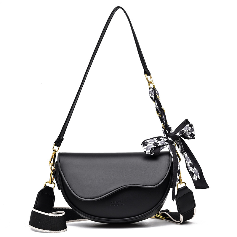 A versatile crossbody bag for women 2024, a fashionable and retro underarm bag from France, a niche single-shoulder saddle bag, is now available Application Scenario