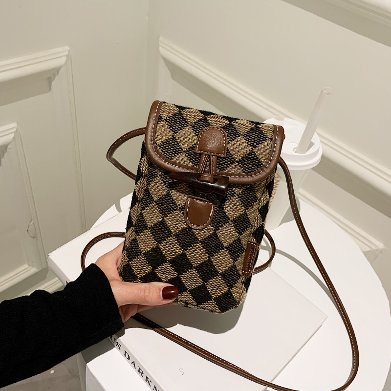 The checkerboard mini bag 2025 new style is super trendy, fashionable and stylish. It's a women's crossbody single-shoulder small square bag details Picture