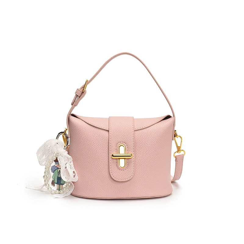 This is a niche commuting handbag for ladies, a new model of single-shoulder bag in 2025. It is fashionable, simple and casual, and is a crossbody underarm bag Item Picture