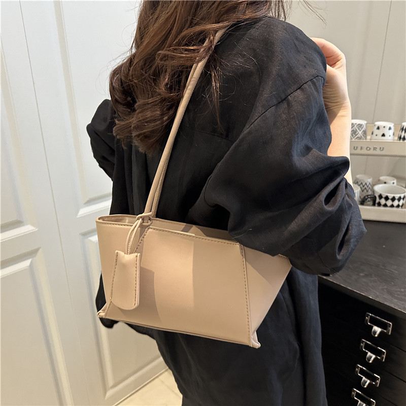 Cross-border Trendy Bag 2025 Summer New large-capacity handbag, fashionable commuting single-shoulder bag, crossbody bag details Picture