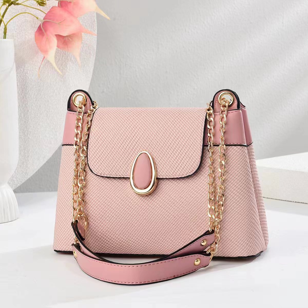 New fashionable and elegant bag, large capacity bucket bag, retro shoulder bag, crossbody bag, women's bag consignment bags Specification drawing