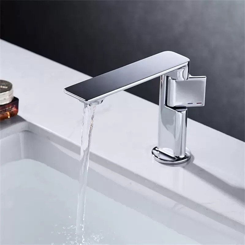 Hotel home bathroom washbasin, hot and cold water faucet, all-copper modern and simple washbasin faucet details Picture