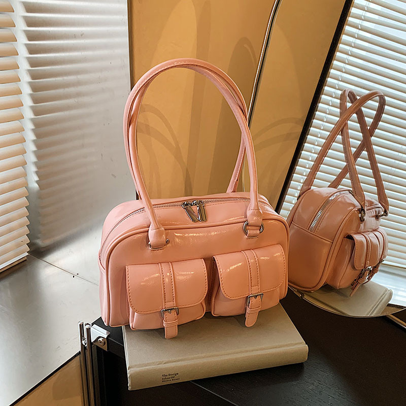High-end Boston bag women's large-capacity handbag 2025 new casual niche single-shoulder armpit pillow bag Application Scenario