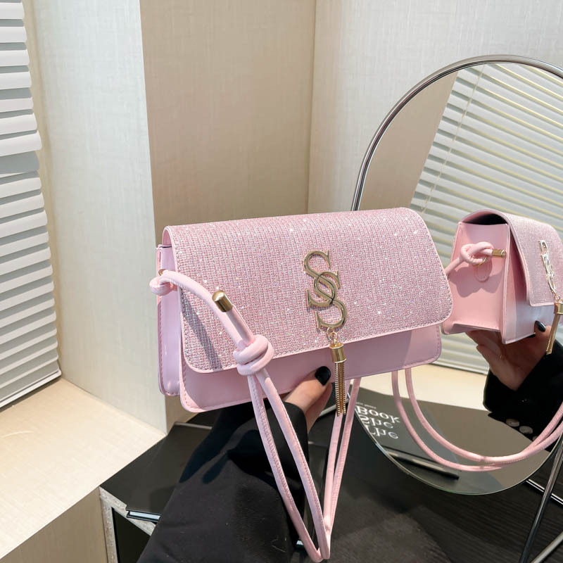 Fashionable and textured fringed underarm bag for women, 2024 new full-diamond commuting single-shoulder crossbody bag full figure