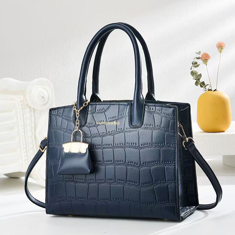 A simple and niche single-shoulder mother-and-child bag for women in 2025, featuring a high-quality crocodile pattern embossed large-capacity handbag for women Item Picture
