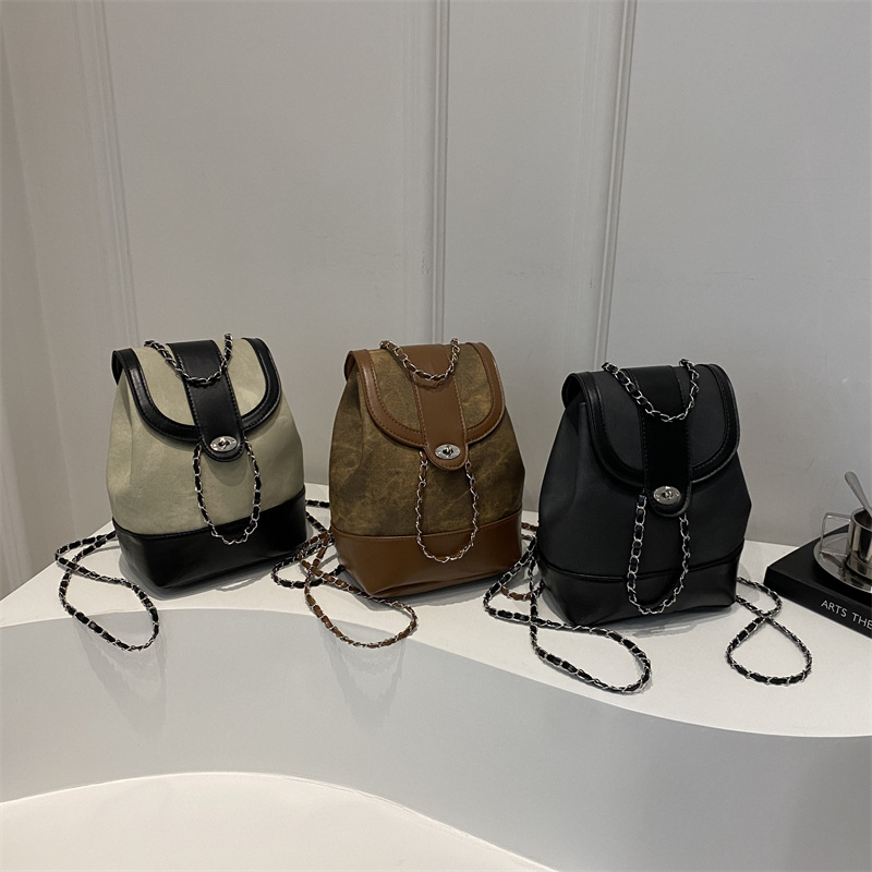 This year, a versatile chain backpack is in vogue for women's 2024 new style, a fashionable travel and commuting single-shoulder crossbody bag Application Scenario