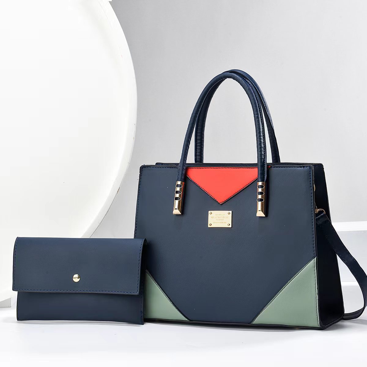 A new, stylish and versatile single-shoulder crossbody bag with a large capacity, a trendy and fashionable women's bag details Picture