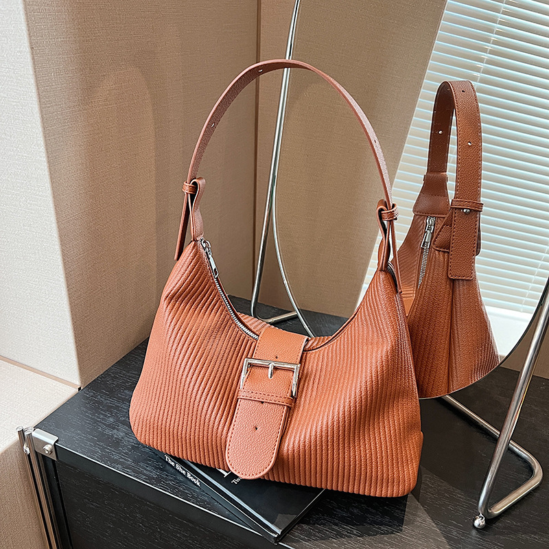 Retro and trendy underarm bag for women 2024 new style, fashionable, casual and versatile single-shoulder bag, Korean style, niche and high-end women's bag Specification drawing