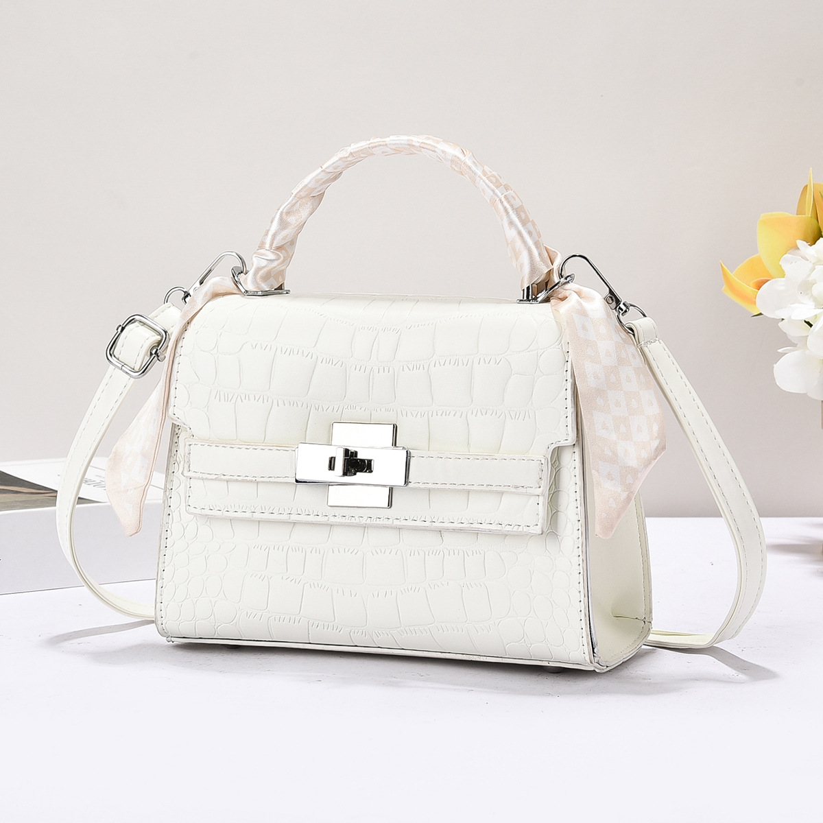 Cross-border quality Kelly Bag 2024 Autumn/Winter new handbag, crocodile pattern single-shoulder bag, simple and retro crossbody women's bag details Picture