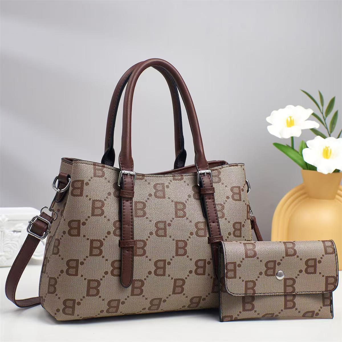 New fashionable and casual women's handbag, single-shoulder crossbody bag, tote bag, large capacity, high appearance level, high-end printing details Picture