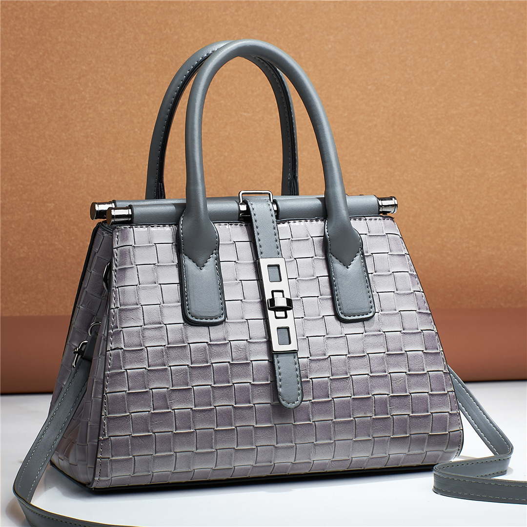Large-capacity handbag 2022 new style trendy and fashionable European and American women's single-shoulder crossbody foreign trade women's bag cross-border consignment Specification drawing
