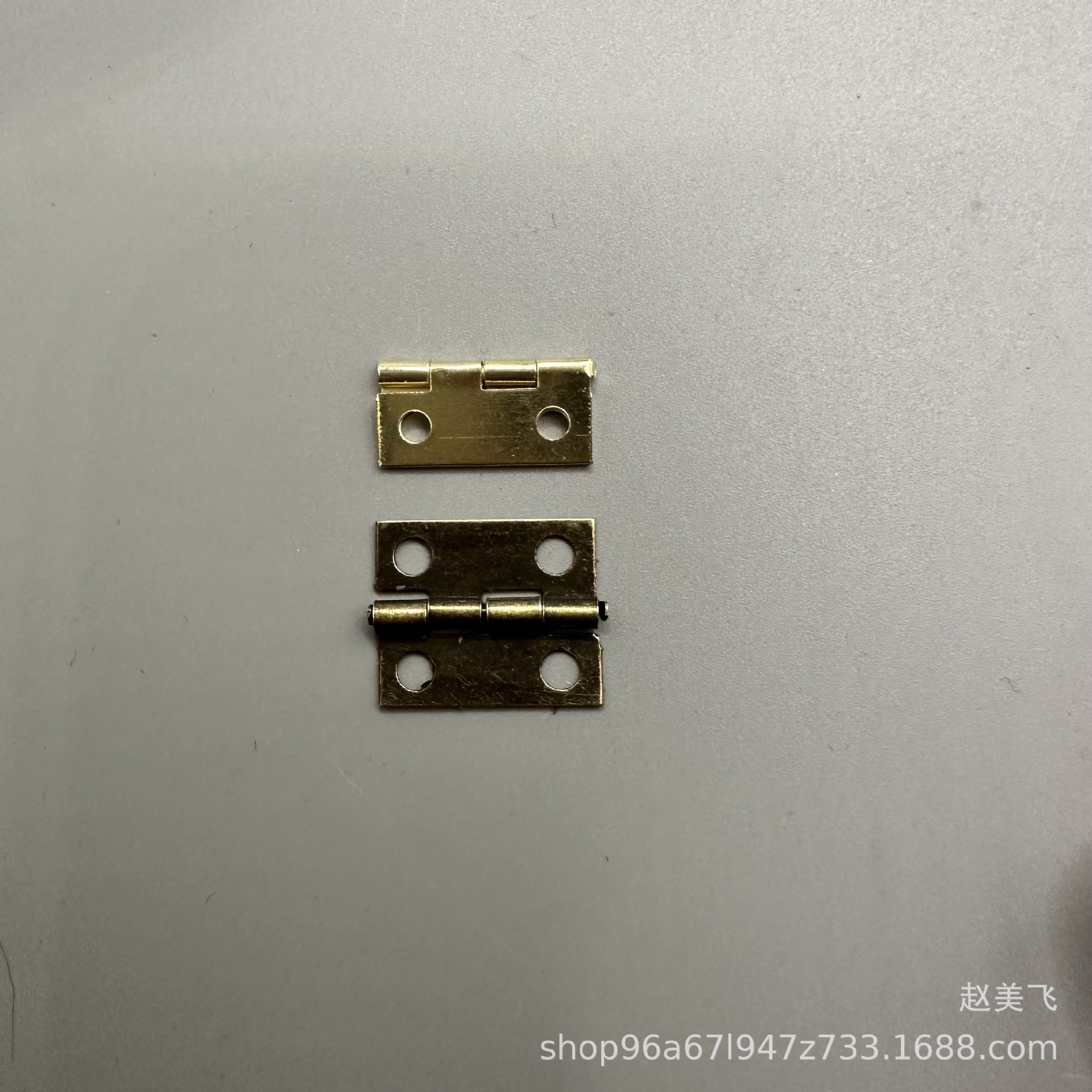 The 18*15mm mini right-angle hinge packaging box contains a small hinge gift box, hinge accessories, wooden box and flat hinge iron details Picture