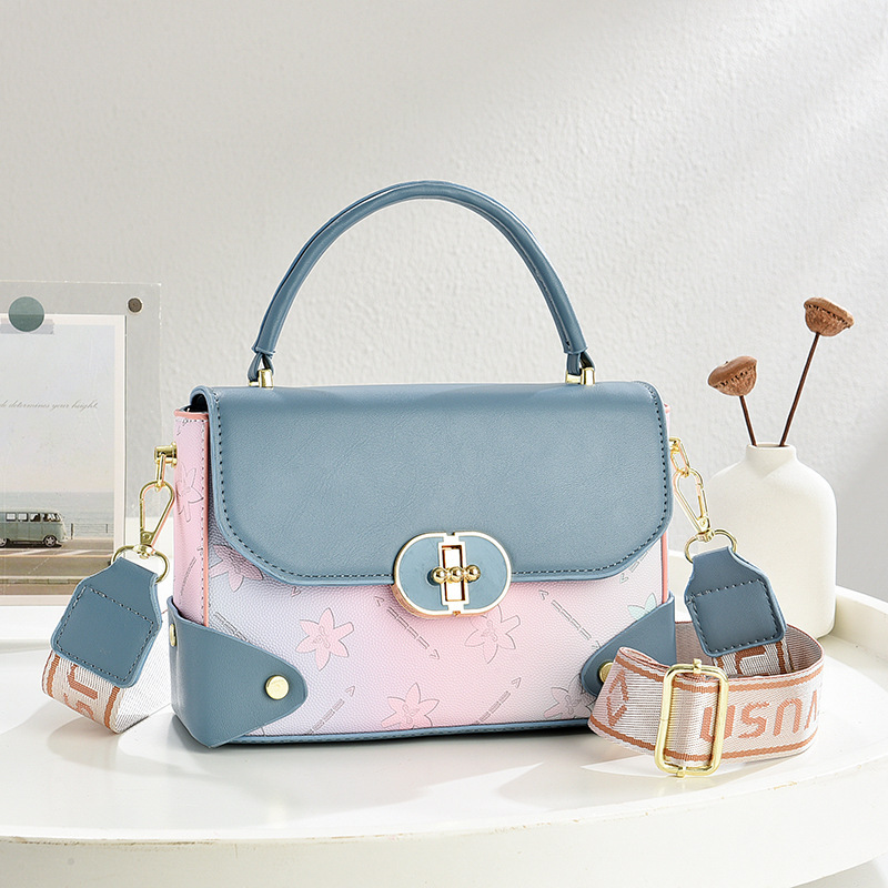 Gradient color box bag 2025 new style trendy high-quality single-shoulder crossbody bag, stylish bestseller hand-held small square bag Application Scenario