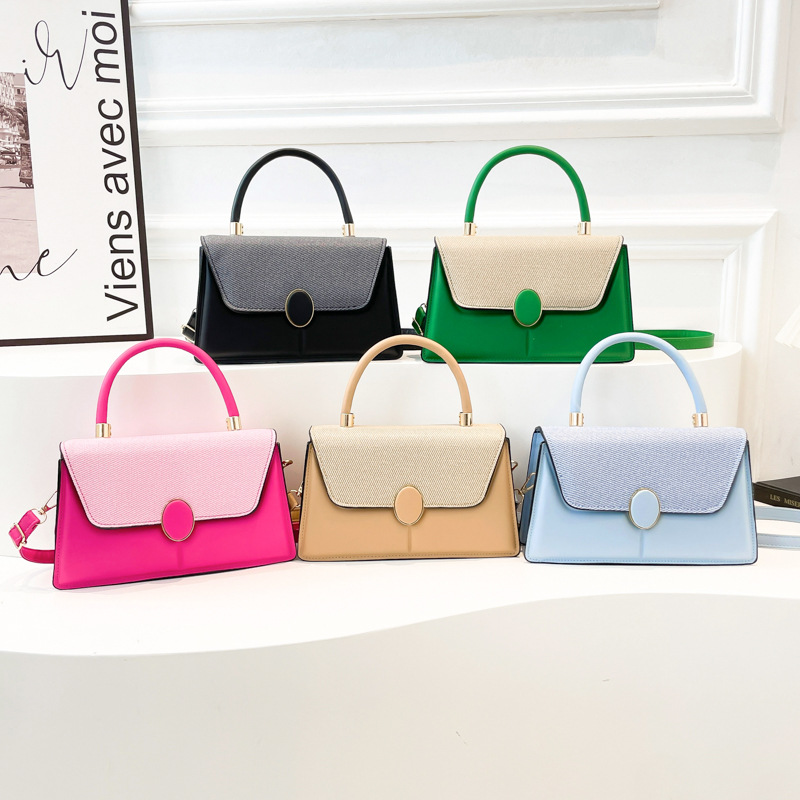 Simple and elegant texture handbag, Spring 2025 new style versatile ins crossbody bag, stylish small square bag, Korean-style women's bag Application Scenario