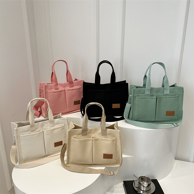 Canvas bag, women's tote bag, large-capacity autumn crossbody bag, 2024 new versatile ins hand-held commuter bag Application Scenario