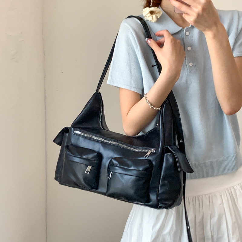High-end women's bag, versatile motorcycle bag, multi-pocket crossbody bag, 2025 new solid color single-shoulder bag, casual underarm bag details Picture