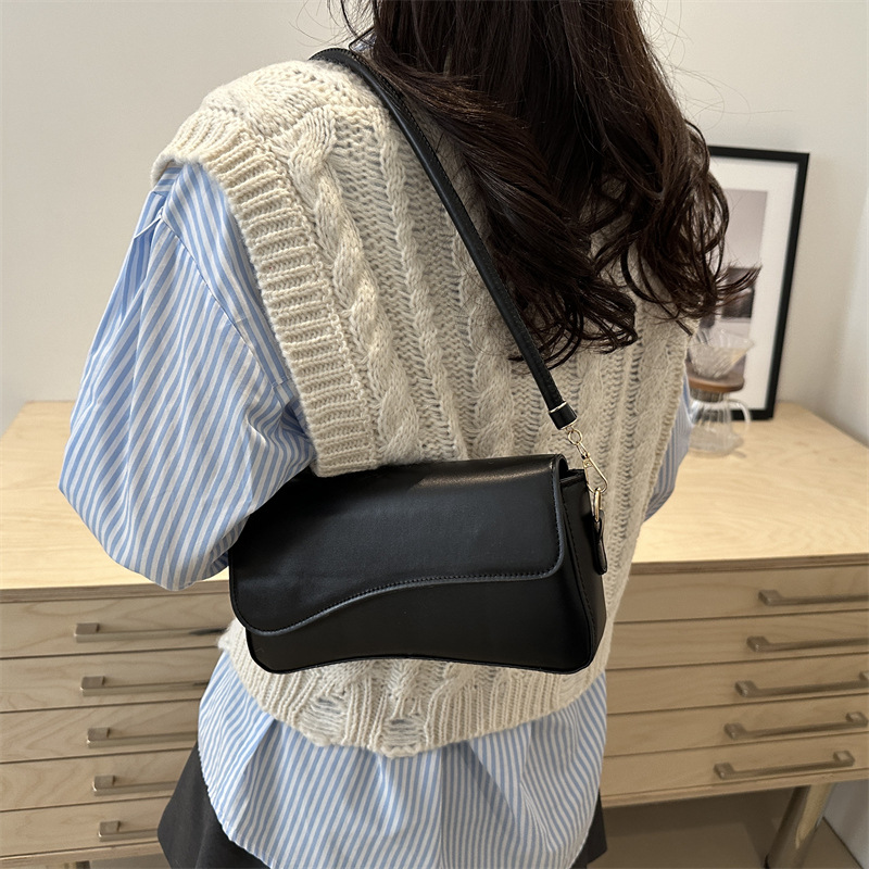 Underarm bag for women 2025 new retro simple solid color high-end small square bag for women, commuting single-shoulder bag Specification drawing