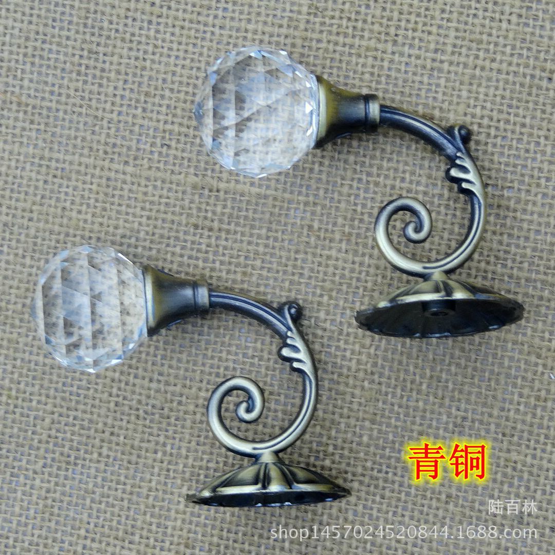 Curtain wall hooks, curtain hooks, European-style wall hooks, zinc alloy engraved round head crystal hooks, clothing and hat accessories and auxiliary materials Application Scenario