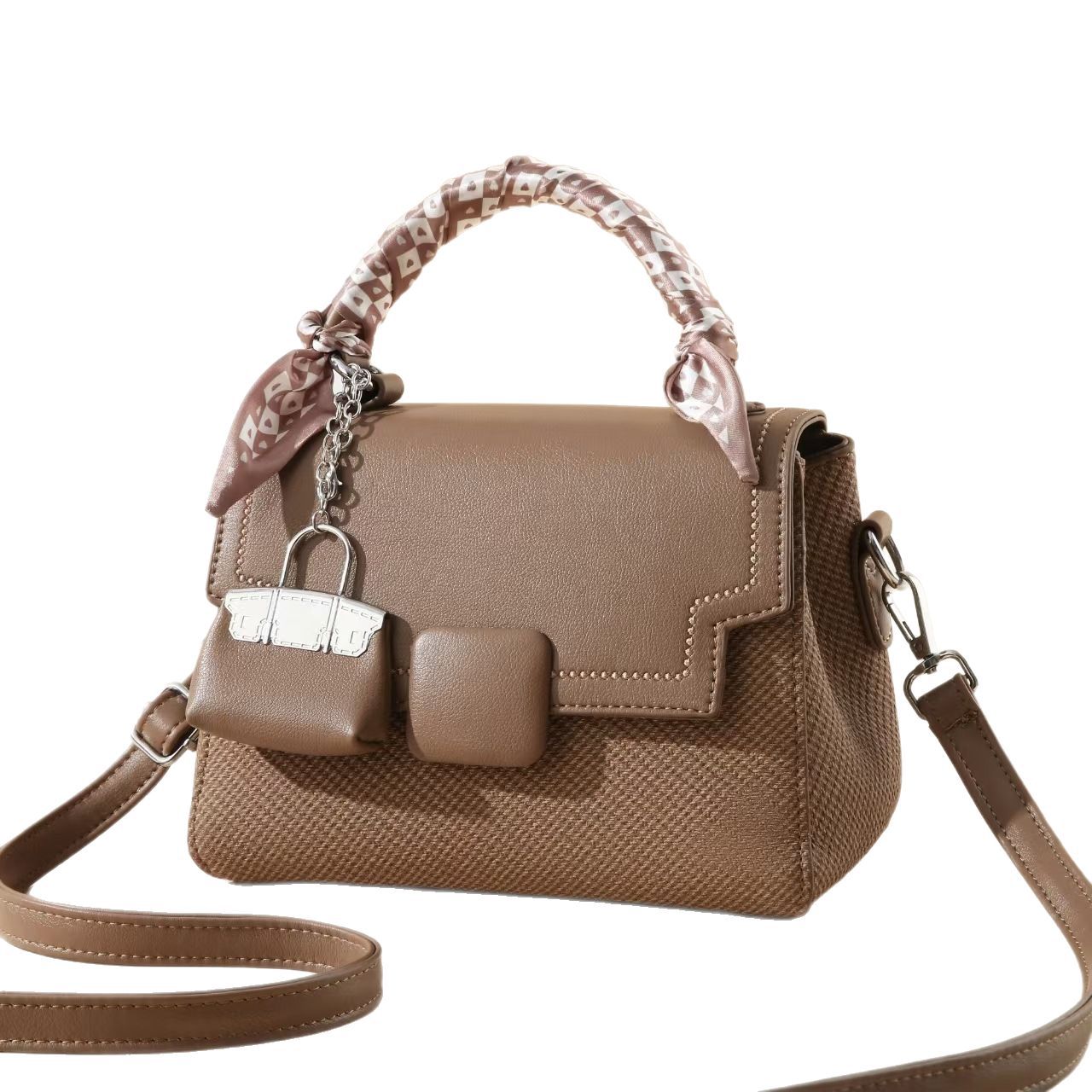 The new 2025 stylish and trendy small square bag for women is a versatile and popular single-shoulder solid color simple crossbody bag Item Picture