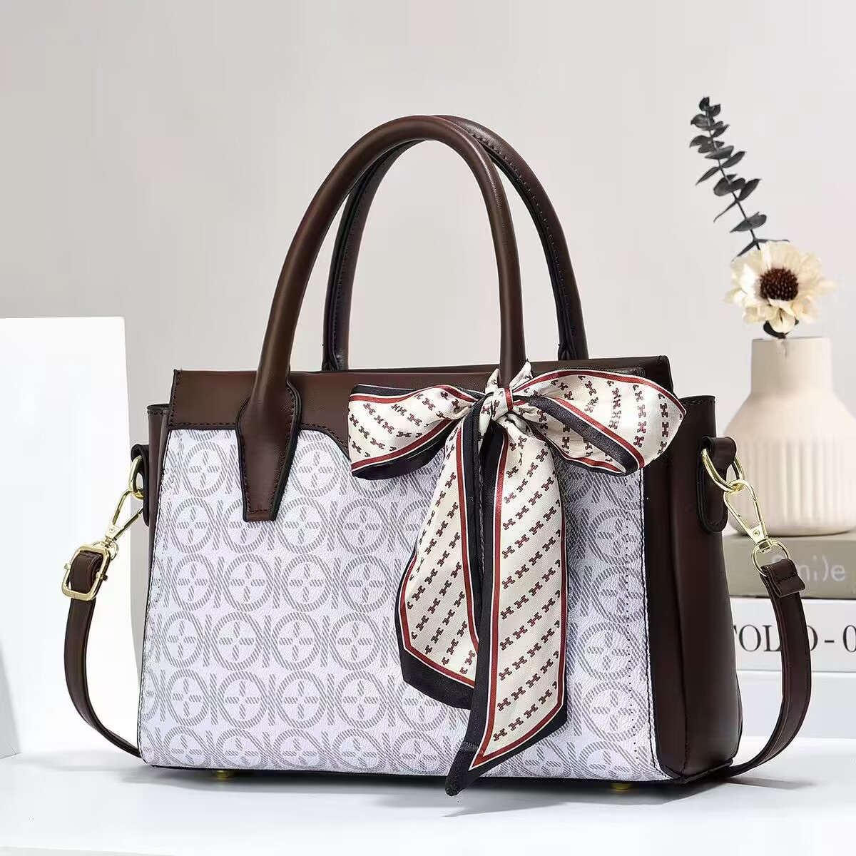 Big bag women 2024 new crossbody bag, large capacity single-shoulder bag, fashionable printed commuter handbag, one-piece consignment Specification drawing