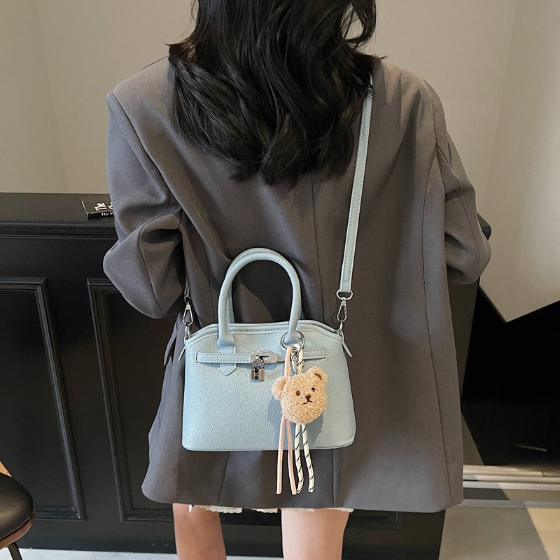 A high-end and stylish Kelly bag for women in 2025, a trendy and versatile crossbody bag for commuting, and a simple single-shoulder bag Specification drawing