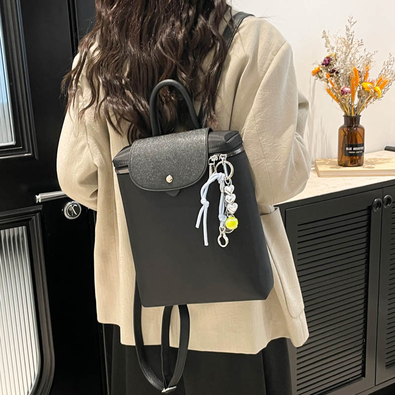 A new trendy and fashionable commuting bag from South Korea in 2025, with a large capacity for student travel and a high-end feel for women Specification drawing