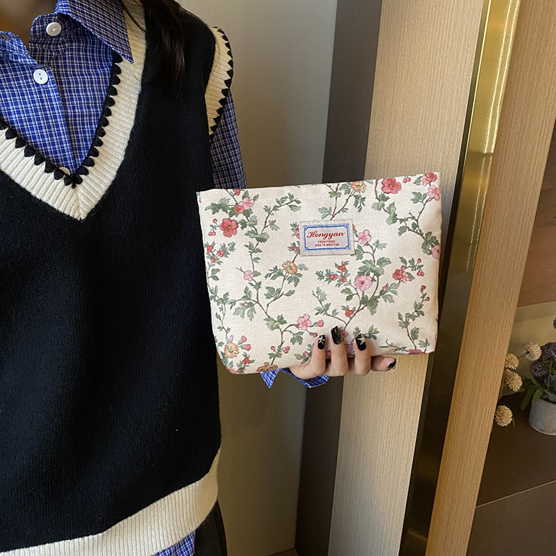 New embroidered canvas pen case storage bag, retro cross-border women's style Chinese-style hand-held bag opening makeup brush pen storage bag full figure