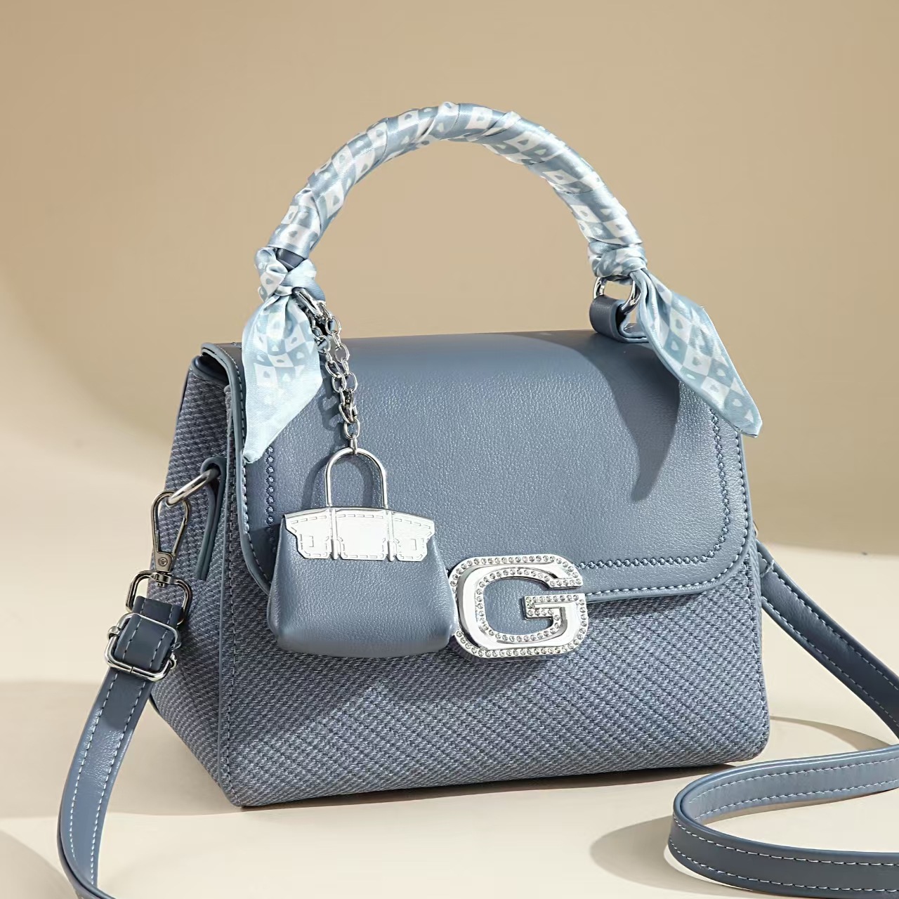 A 2025 new style single-shoulder crossbody bag, a small white square bag, as a birthday gift for a girl details Picture