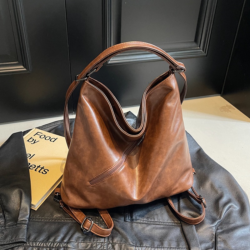 A high-end, versatile and stylish large-capacity underarm backpack for women, a new 2024 niche commuter single-shoulder crossbody bag Specification drawing