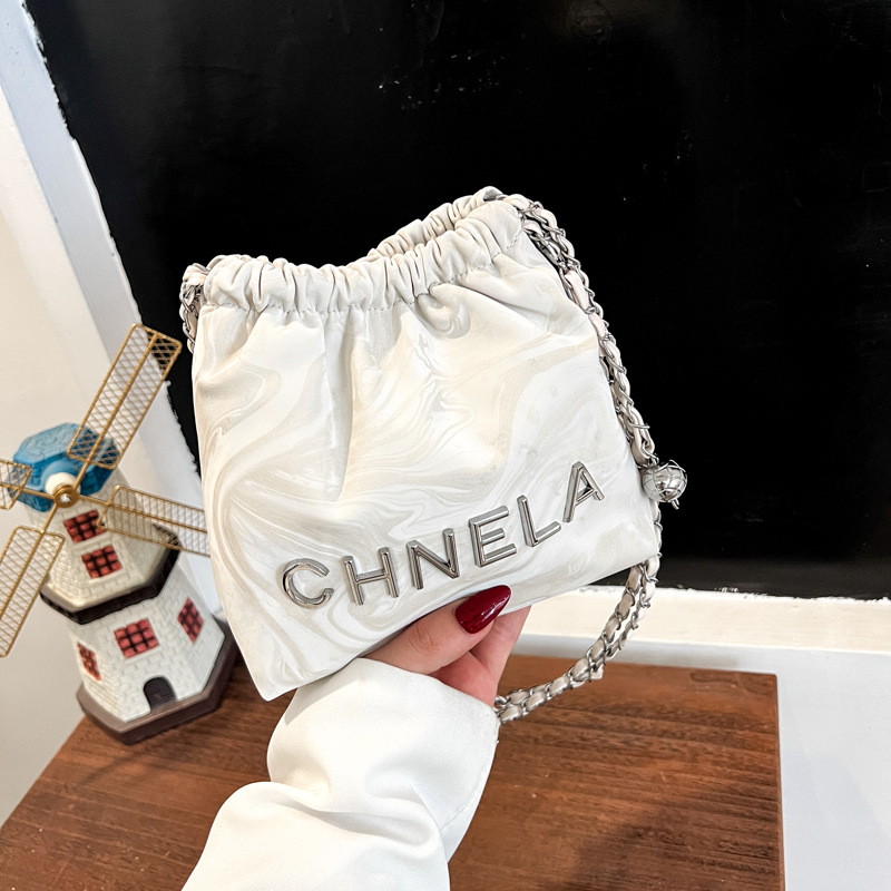 2025 Summer New diamond-patterned embroidery bucket bag, women's letter pleated commuter chain single-shoulder crossbody bag full figure