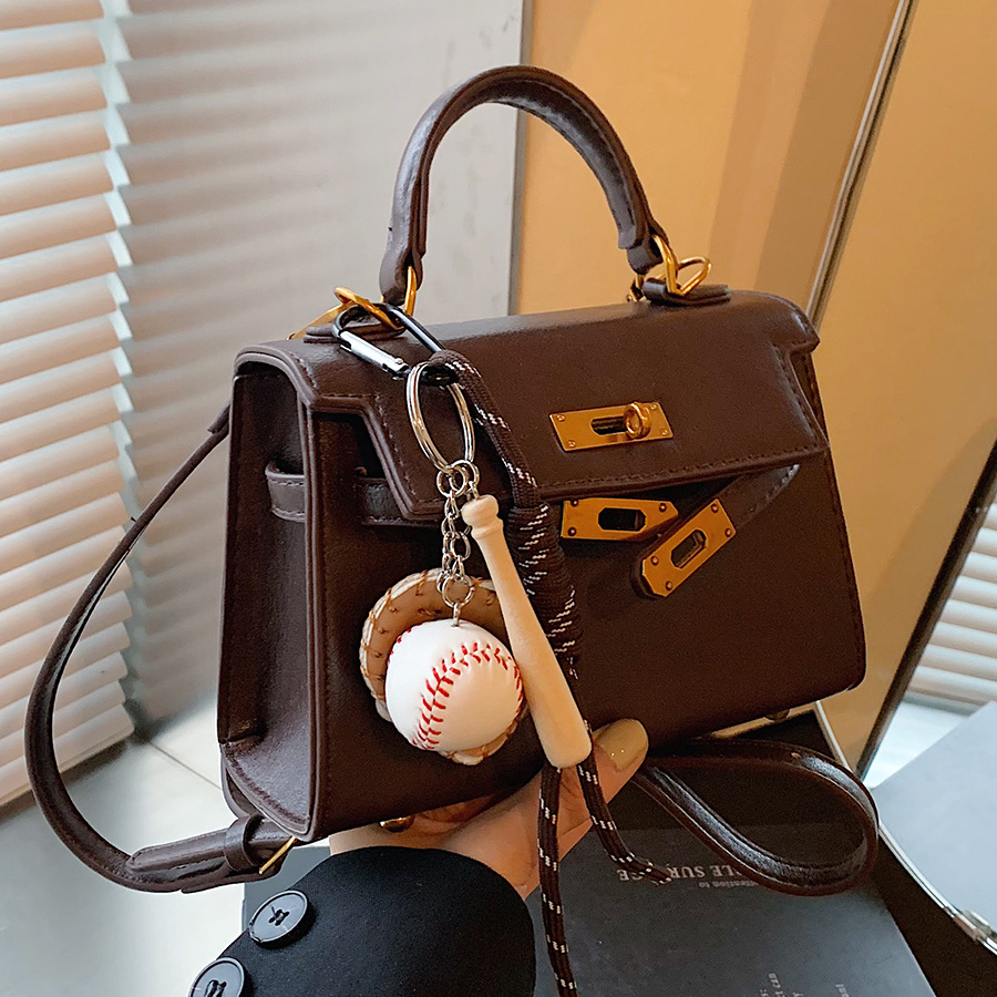 The new 2024 trendy Kelly handbag for women features a niche design, retro and fashionable single-shoulder bag, and a high-end crossbody bag for women full figure