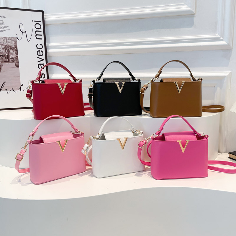 Cross-border trendy crossbody bag for women, summer high-end women's bag, lychee pattern commuter bag, stylish and versatile single-shoulder bag Application Scenario