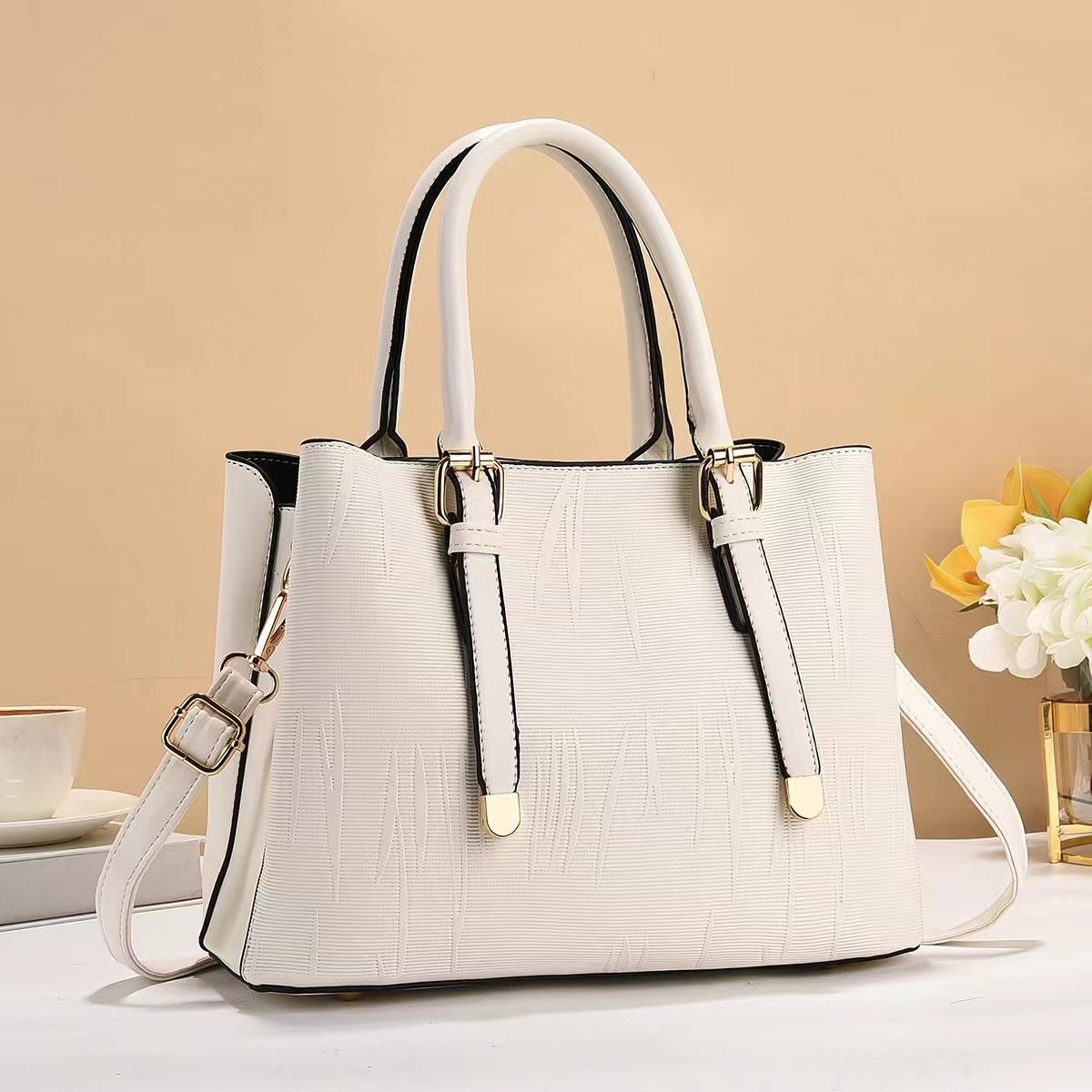 New striped bucket bag, tassel pattern women's single-shoulder bag, cross-border simple and trendy, large capacity, versatile, crossbody large bag Specification drawing