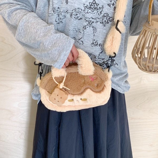 2025 New plush crossbody bag, sweetheart baking handbag, women's bag, cute Korean-style large-capacity casual single-shoulder bag full figure