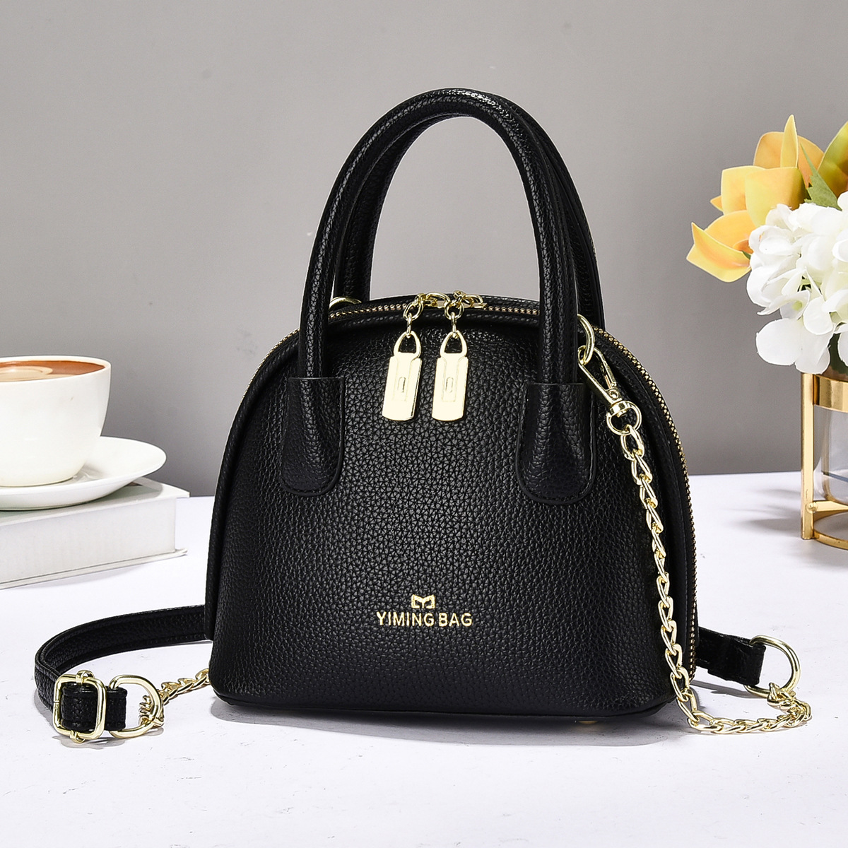 The 2025 new shell bag, hand-held small bag, crossbody single-shoulder bag, fashionable women's bag and bowling bag are selling well across cross-border markets full figure
