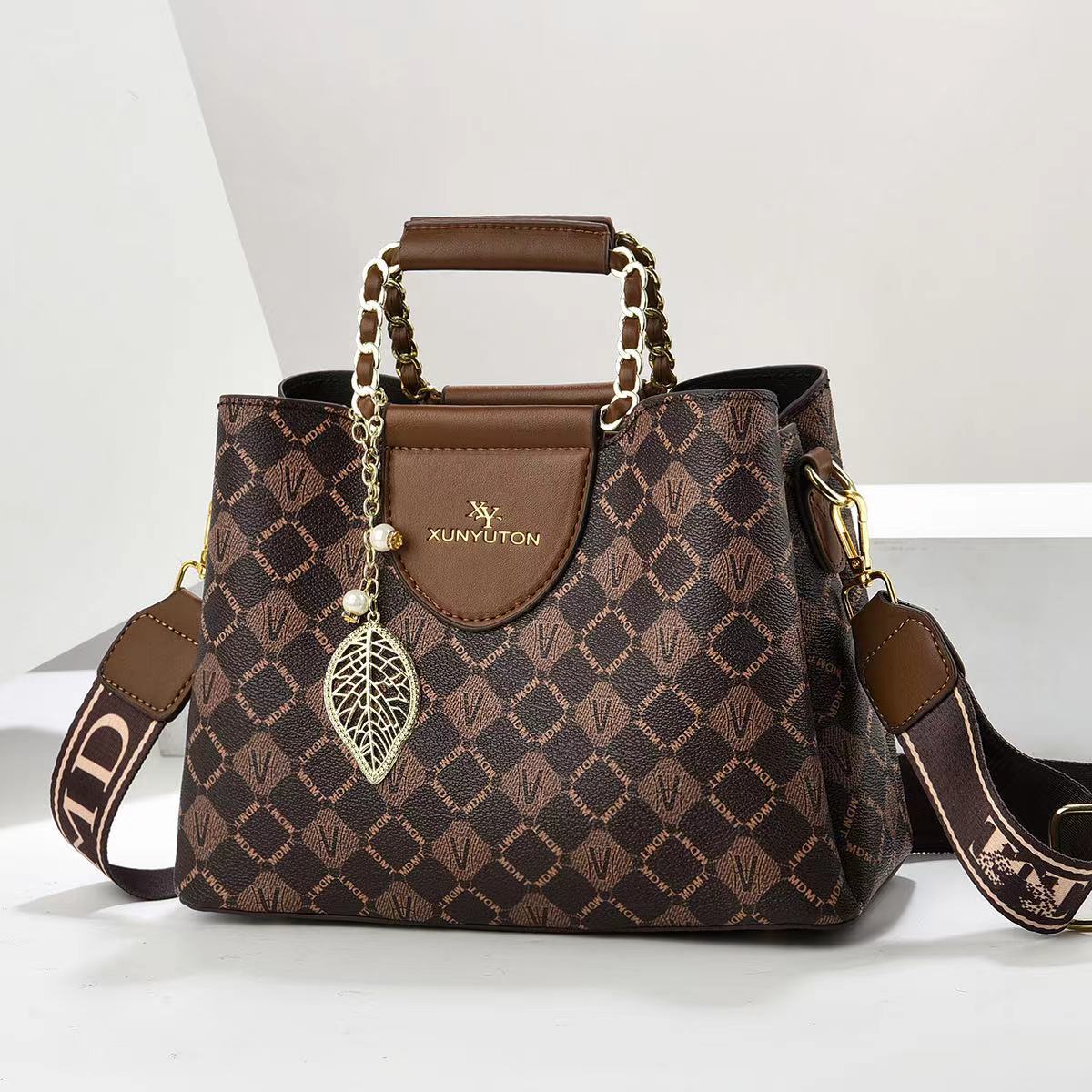Printed women's 2024 new style women's bag, middle-aged high-end single-shoulder crossbody bag, women's commuting mom bag Specification drawing
