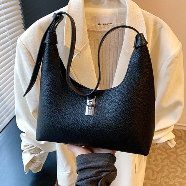 The new Spring/Summer 2025 trendy and simple hand-held underarm bag for women, a fashionable daily commuting single-shoulder crossbody bag full figure
