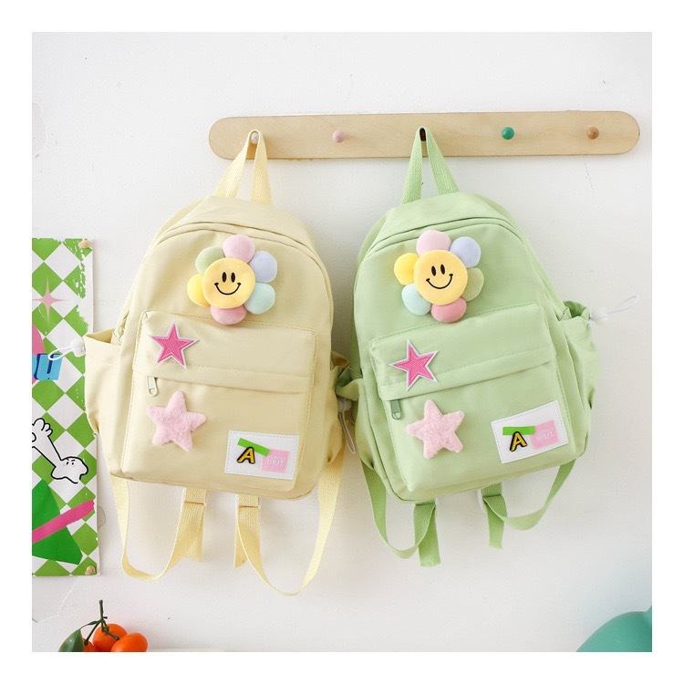 New children's bags, small schoolbags for boys and girls in kindergartens, lightweight and breathable backpacks, outdoor casual small backpacks Application Scenario