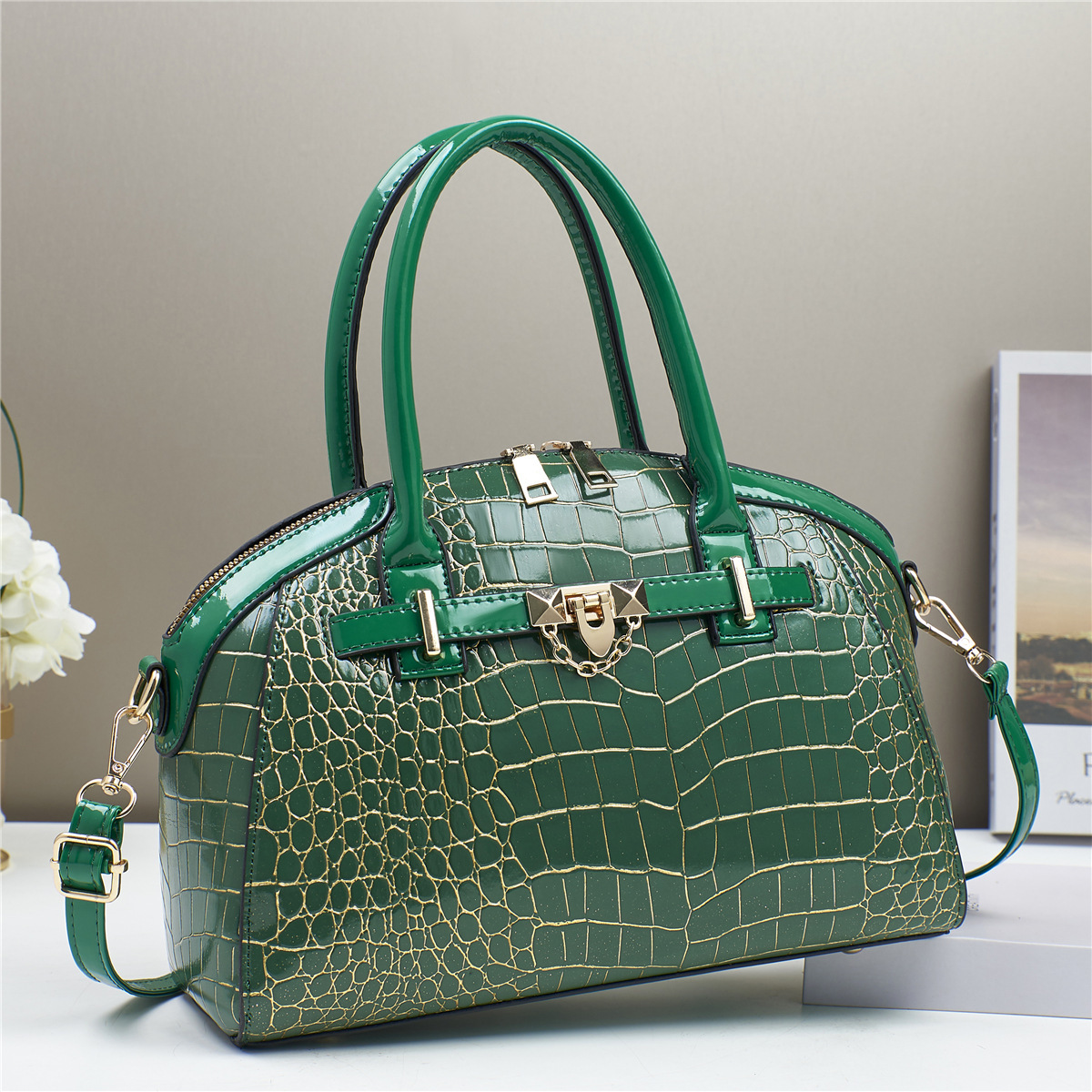 The 2024 new crocodile pattern embossed women's handbag for foreign trade is a fashionable and high-quality large-capacity single-shoulder crossbody bag full figure