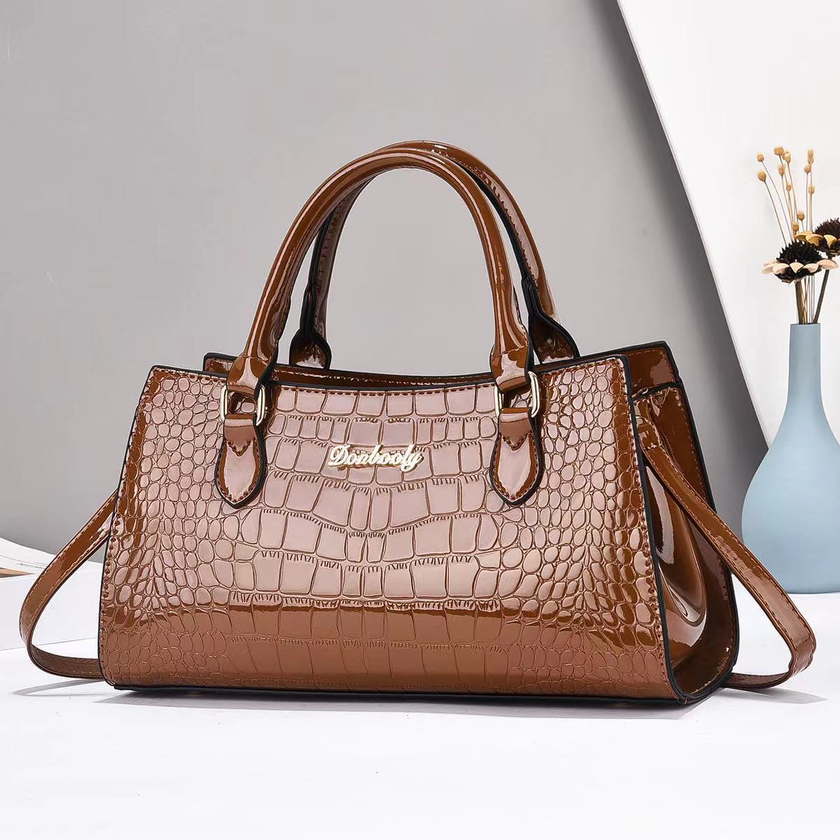 Cross-border handbag 2025 new style, trendy, simple and elegant, single-shoulder crossbody style women's bag, crocodile pattern, stylish Item Picture