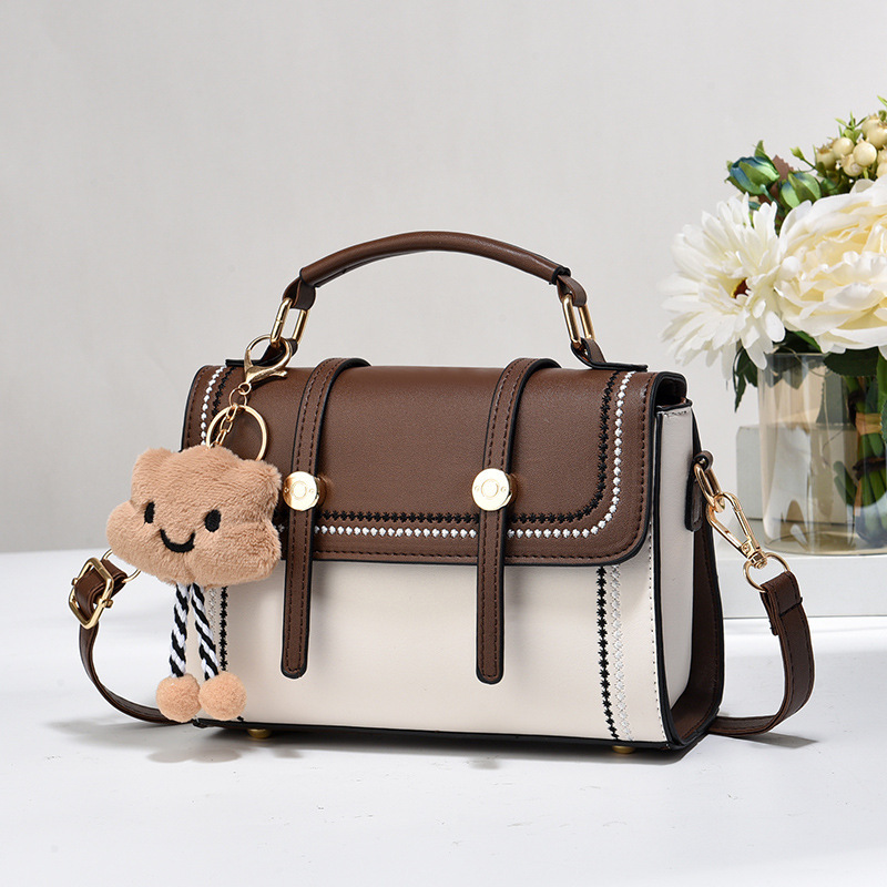 A versatile and trendy summer bag for women, a popular single-shoulder crossbody small bag for women, a new type of bag for women, from an export fashion manufacturer full figure