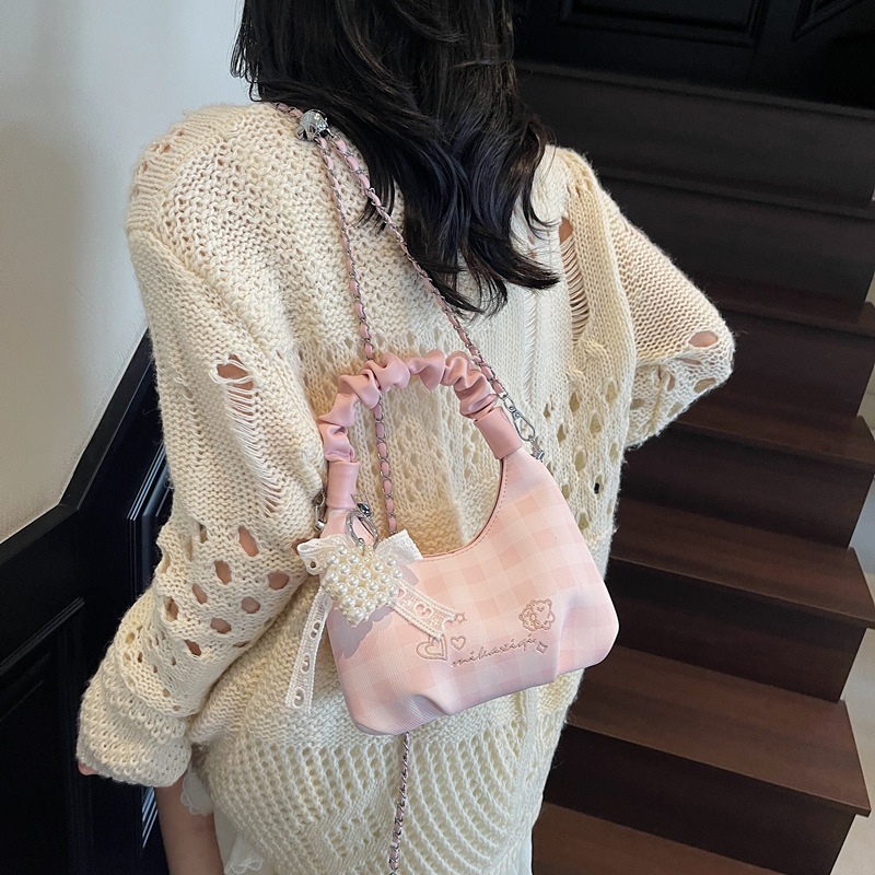 "Bag Girl 2025 New Summer Versatile handbag, niche design crossbody bag, super popular Korean-style pleated single-shoulder bag. details Picture