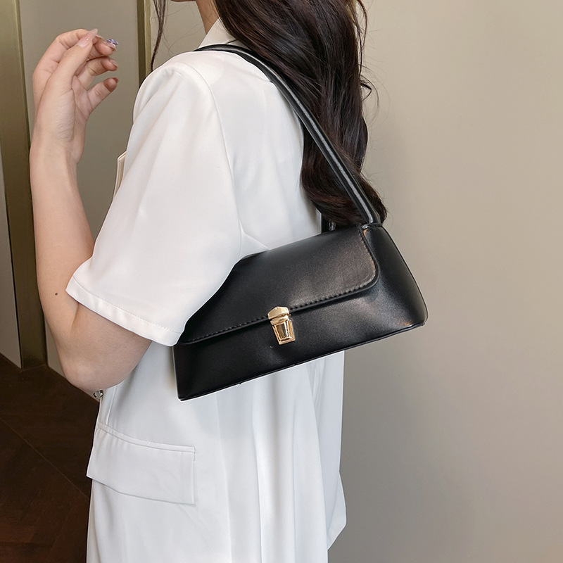 Niche hand-held shoulder bag 2025 Spring Fashion versatile handbag, retro underarm simple small square bag details Picture