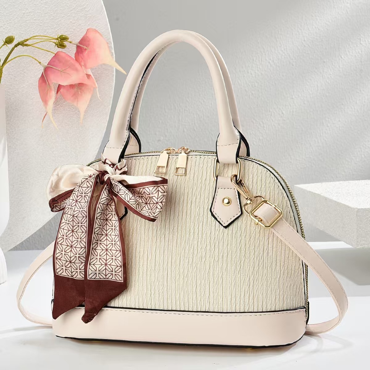 Foreign trade quality bags, European and American fashionable handbags, single-shoulder bags, large-capacity crossbody bags, shell bags, dinner bags Specification drawing