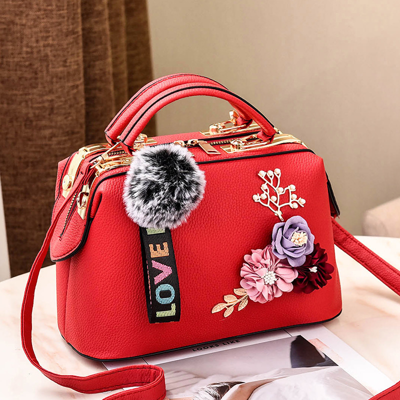 The 2022 new style of simulation flower box bag is a fashionable handbag for women. It is a trendy single-shoulder crossbody small square bag for women to send details Picture