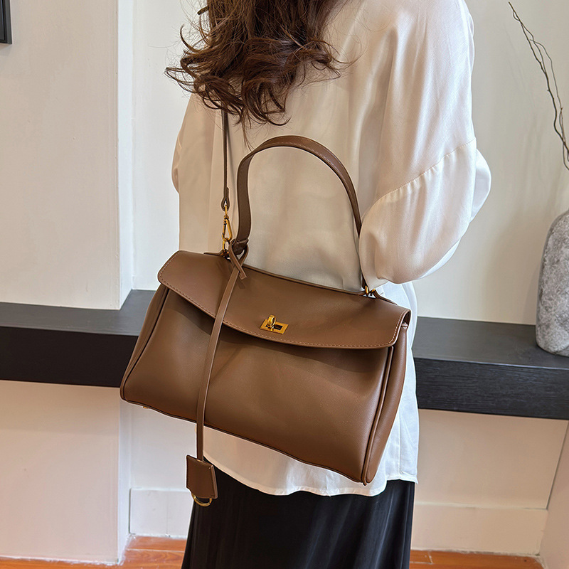 High-end hand-held platinum bag, European and American retro commuting casual single-shoulder crossbody bag, versatile large-capacity tote bag details Picture